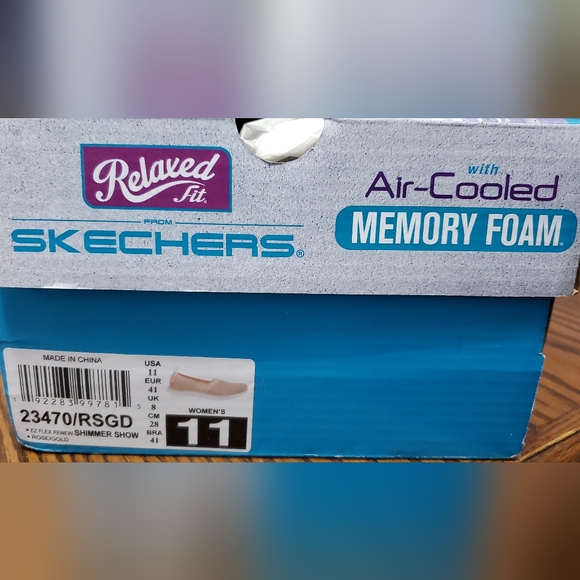 New in box shimmer Skechers size 11 - Picture 2 of 6